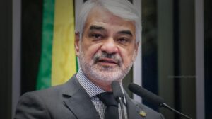 Senador brasileiro Humberto Costa defende regras de apostas mais rígidas em discurso no Senado