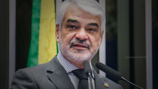 Senador brasileiro Humberto Costa defende regras de apostas mais rígidas em discurso no Senado