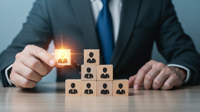 Ainsworth promove vários funcionários a posições de liderança