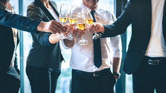 CEO da MGM Resorts comemora a expansão global do Live Dealer Studio