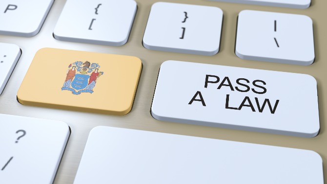 Governador de Nova Jersey sanciona legislação anti-sorteio