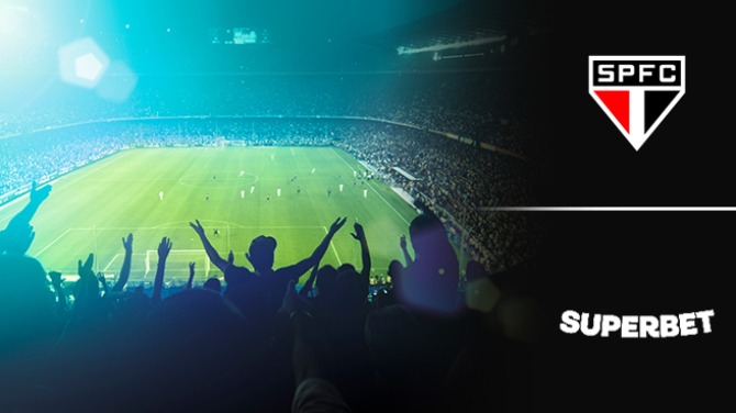 Superbet transforma banner do São Paulo FC em sacos de dormir para moradores de rua