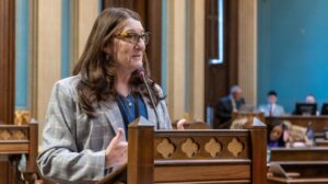 Senador de Michigan tenta legalizar os concursos de apostas sociais com o SB 511