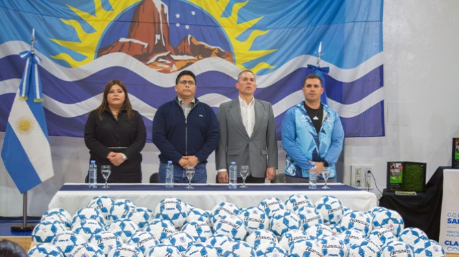 Loteria de Santa Cruz renova parceria para fortalecer programas de futebol de base