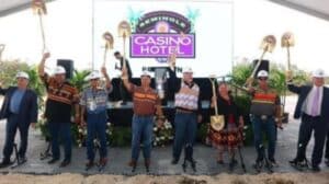 El Seminole Brighton Bay Hotel and Casino celebra el hito de la construcción con una ceremonia