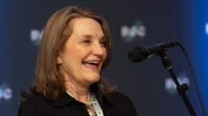 Shelley White se retirará del Consejo de Juego Responsable