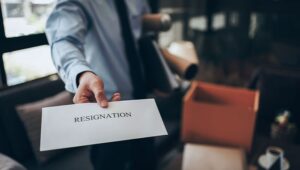 Renuncia la directora financiera de GAN, Karen E. Flores