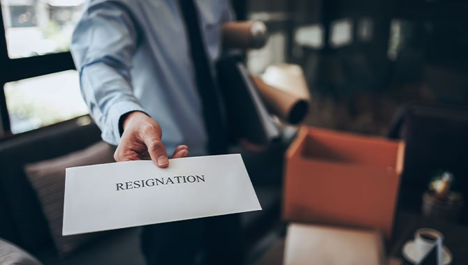 Renuncia la directora financiera de GAN, Karen E. Flores