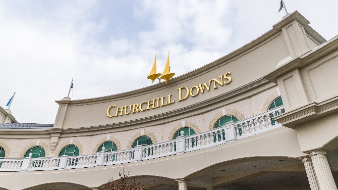Sam Ullrich es nombrado vicepresidente de Relaciones con Inversionistas de Churchill Downs