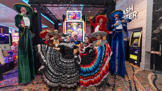 AGS presenta por primera vez Mariachi Fortunes Trio con doble propiedad