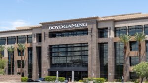 Se informa que los ingresos de Boyd Gaming en el año fiscal 2024 fueron de 3.900 millones de dólares, mientras que los ingresos netos cayeron ligeramente