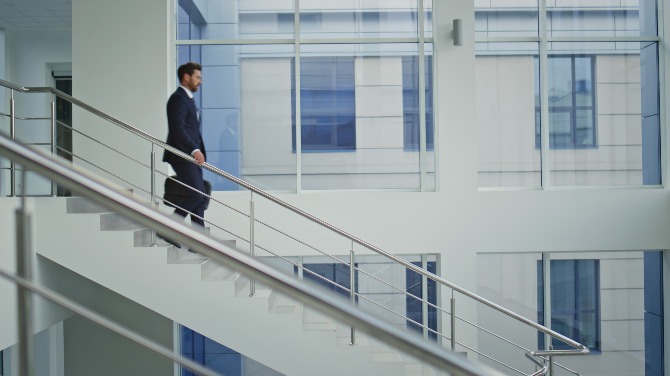 Jim Mackey renunciará como director financiero de Vip Play