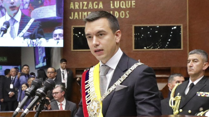 Ecuador considera la devolución de los casinos de hoteles de lujo en referéndum