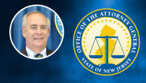 El director del DGE de Nueva Jersey, David Rebuck, se jubila