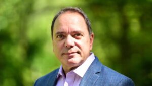 QCI contrata al CEO de Pala Casino Spa Golf & Resort, Fred Buro, como asesor estratégico