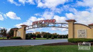 Los funcionarios de Charles Town consideran el cambio sin efectivo al Hollywood Casino