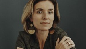 Karina Kogan gana el premio gordo con el papel de miembro de la junta