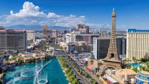 Los trabajadores de los casinos de Nevada siguen divididos sobre la posible prohibición de fumar