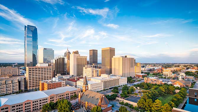 La candidatura del gobernador de Oklahoma a la reelección amenazada por una disputa con las tribus