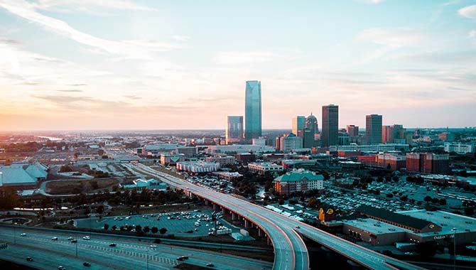 El gobernador de Oklahoma presiona por la legalización de las apuestas deportivas este año