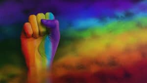 Hard Rock International se asocia con Halsey para celebrar el Mes del Orgullo