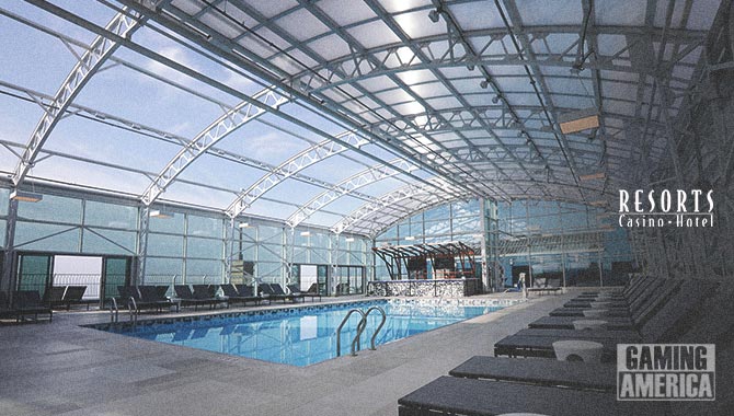 Resorts Casino Hotel abre una piscina interior/exterior recientemente renovada