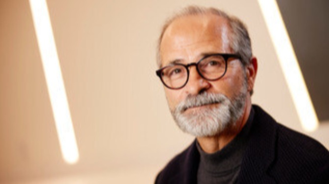 El Dr. Robert Rippee se une a VIP Play como CMO interino