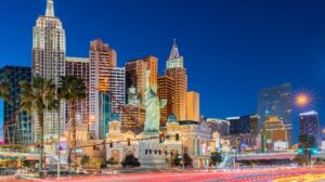 Los centros turísticos de Las Vegas ofrecen tarifas con descuento para quienes huyen de los incendios forestales del sur de California