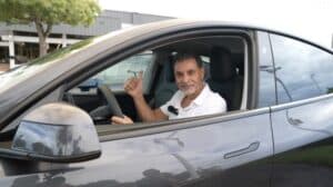 Un residente de Florida usa los puntos de fidelidad de Hard Rock Bet para el nuevo Tesla