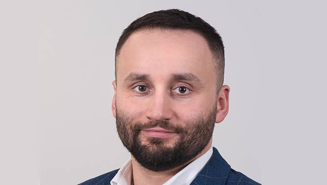 Esports: Resilient to Crisis