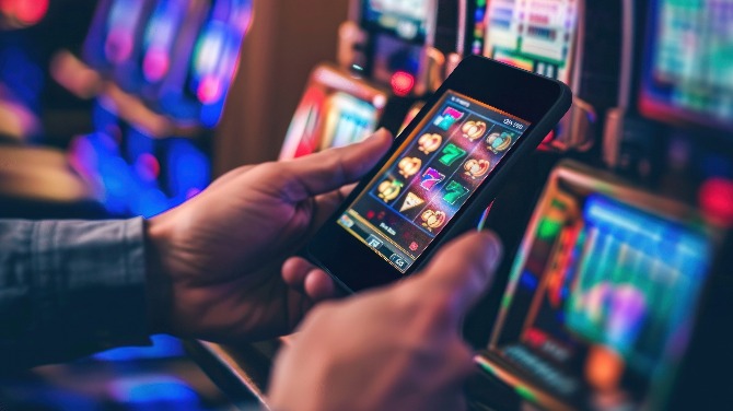 Scientific Games renews Slingo license and expands lottery portfolio