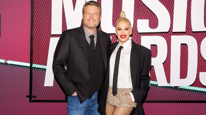 Gwen Stefani and Blake Shelton take the stage at Great Canadian Casino Resort Toronto