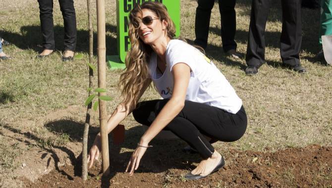 DraftKings appoints Gisele Bündchen to support environmental goals