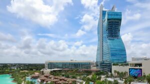Hard Rock Hotel & Casino Tejon conducts topping off ceremony