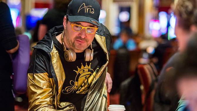 Phil Hellmuth wins 16th World Series of Poker bracelet