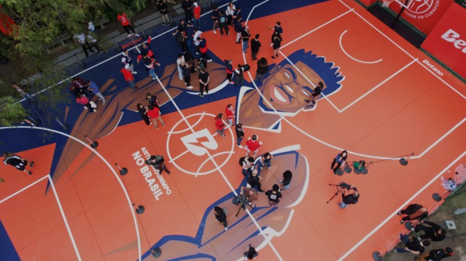 Betano opens renovated basketball court in Rio de Janeiro