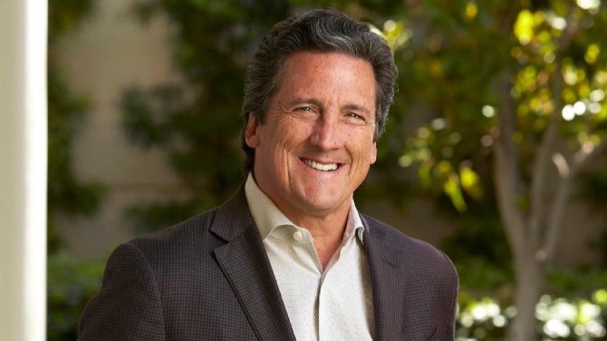 MGM Resorts President & CEO signs new employee agreement