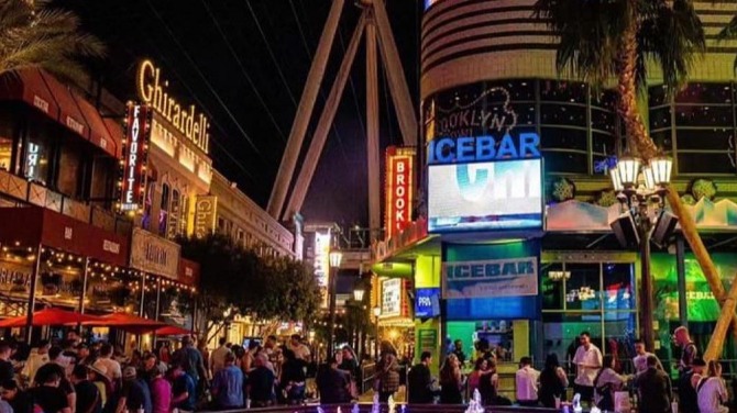 Caesars enters into agreement to sell Linq Promenade