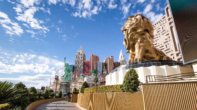 MGM Resorts teams up with Playtech to offer live Las Vegas casino content
