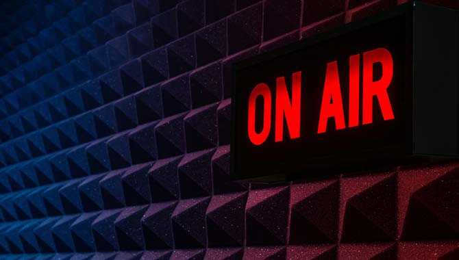 Mike Golic and Mike Golic Jr. to host DraftKings Network morning program