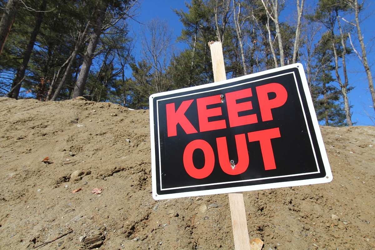 keep-out-sign