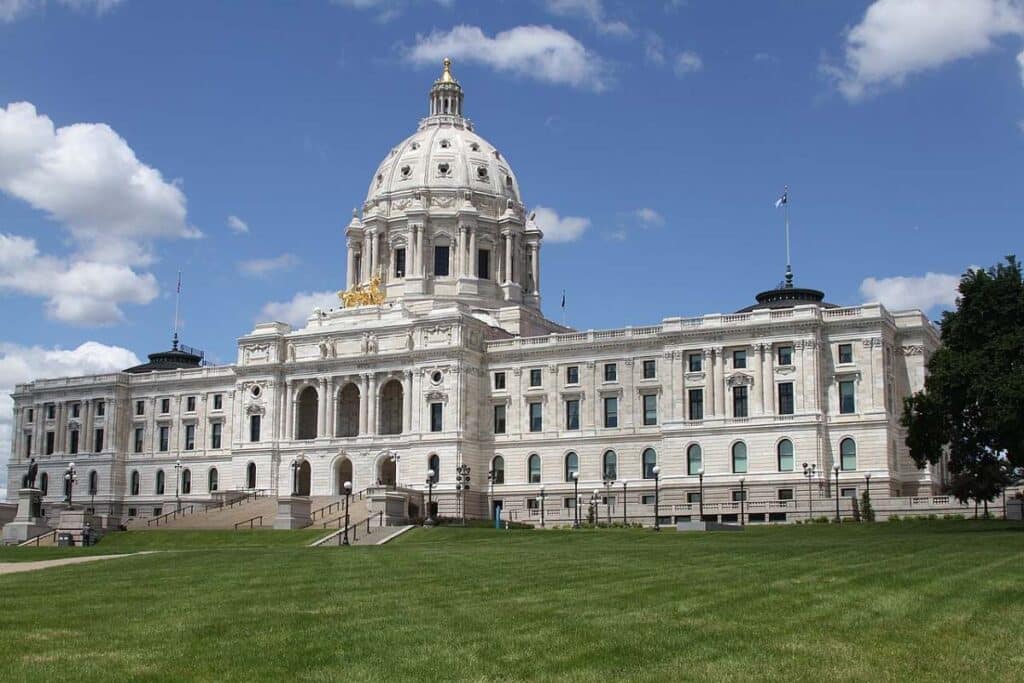 Minnesota Lawmakers Advance Aggressive Bans on Sweepstakes Casinos and Prediction Markets