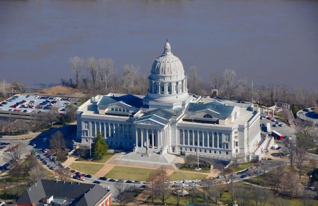 Missouri Intensifies Crackdown on Illegal Gambling Machines as VLT Bill Stalls in Senate