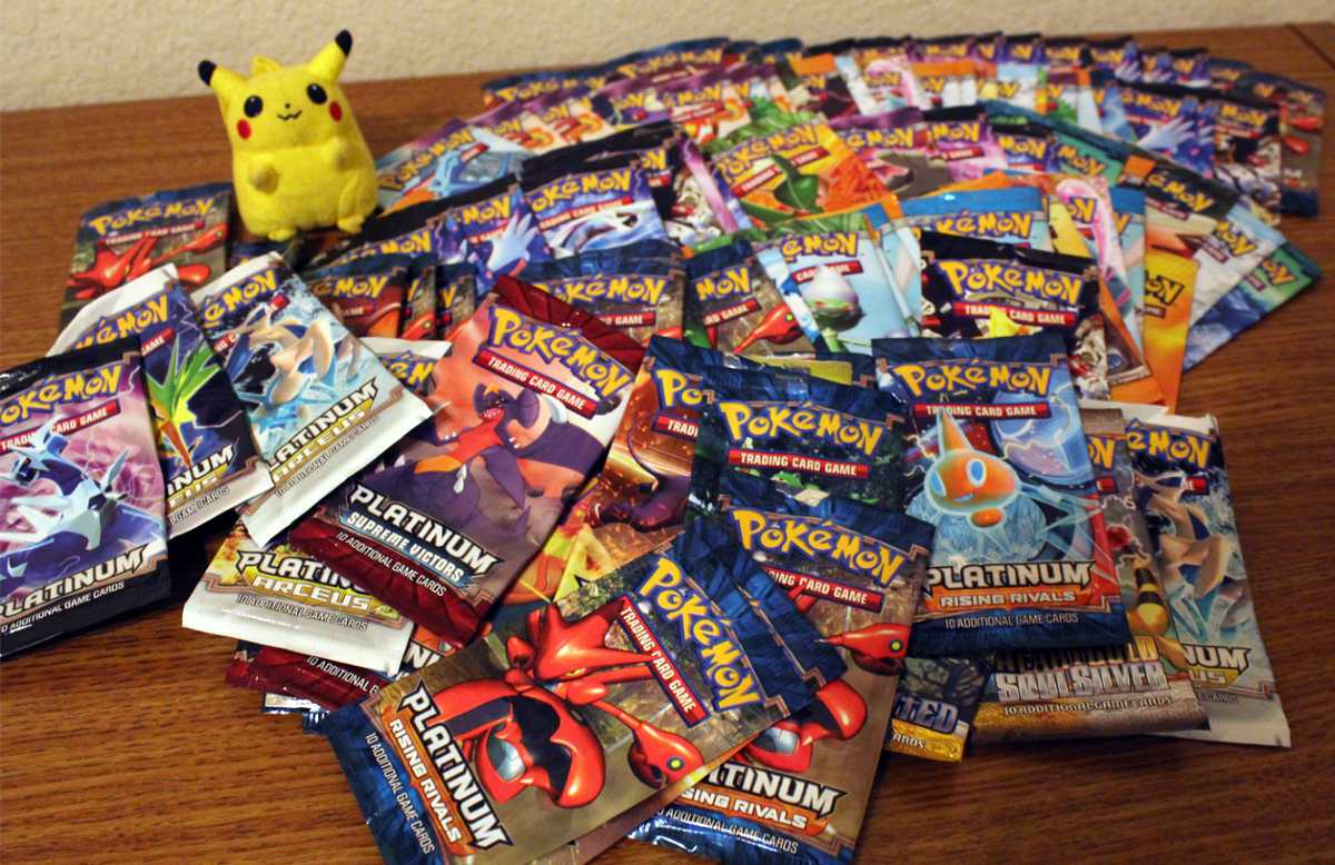 pokémon cards from 1x Sword & Shield 4 Vivid Voltage Online Code Card main image 0